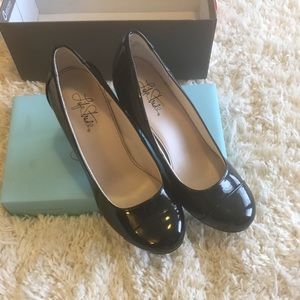 New life stride patent leather heels, size 7